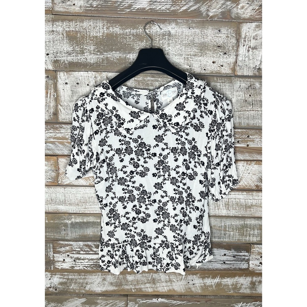 June Ivy womens‎ floral collared black/white blouse L